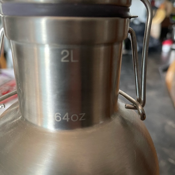 SS Growler 64 oz Stainless Steel Beer/Beverage Container - Picture 3 of 4
